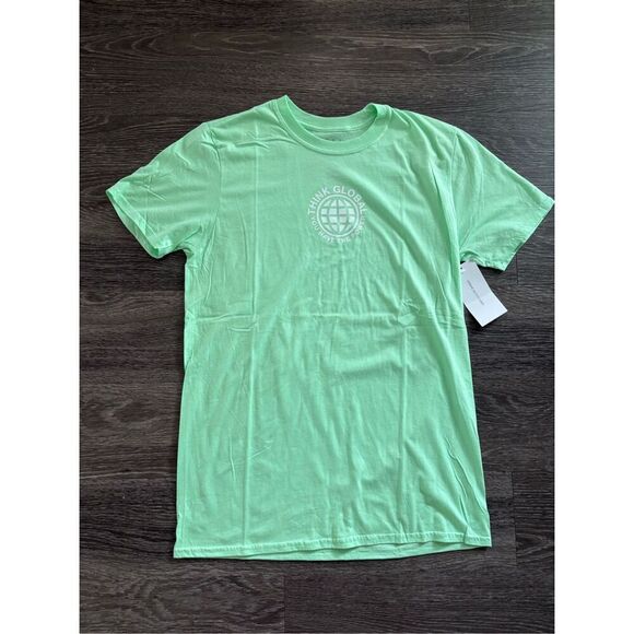 NWT Urban Outfitters Rebels & Nomads Green & White Think Global Graphic Tee Med - Picture 1 of 6